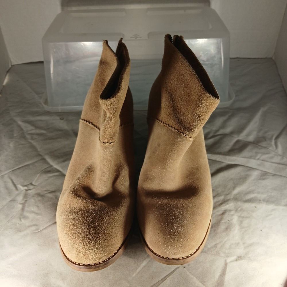 TOMS Suede Ankle Booties Size 7 Tan Tassel Back Zip Stacked Block Heel Boho - Picture 3 of 10